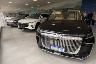 DFM estreia Voyah no Brasil e exibirá modelos em Interlagos