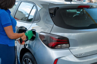 Governo eleva etanol na gasolina a 32% e enfrenta ação do MPF