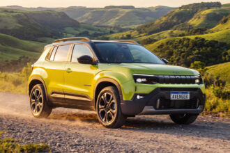 Jeep lança Avenger e mira fatia do mercado de SUVs compactos