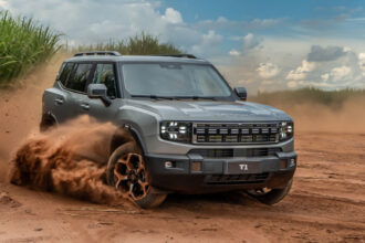 Jetour entrega SUV T1 a Vozinha após assinatura com Colo-Colo