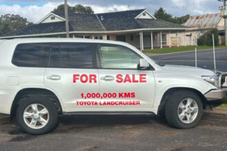 Land Cruiser com 999.999 km vai a leilão; novo dono pode atingir 1 milhão