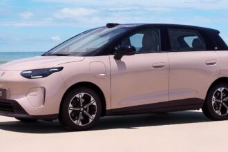 Leapmotor A05 estreia na China por 63.900 yuans e mira rivais