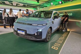 Leapmotor lança B10 REEV com extensor de autonomia no Festival Interlagos