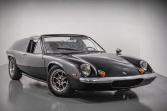 Lotus Europa desafia regras: traz tecnologia de F1 com design polêmico