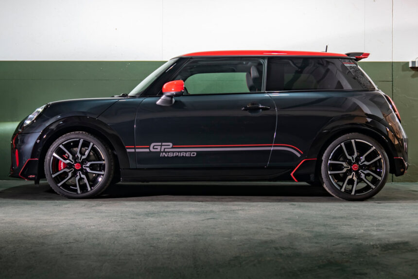 Mini estreia no Brasil o JCW GP Inspired: só 20 unidades