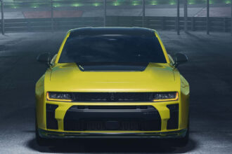 Novo Dodge Charger Super Bee supera Hellcat: 0 a 100 km/h em 3,6s