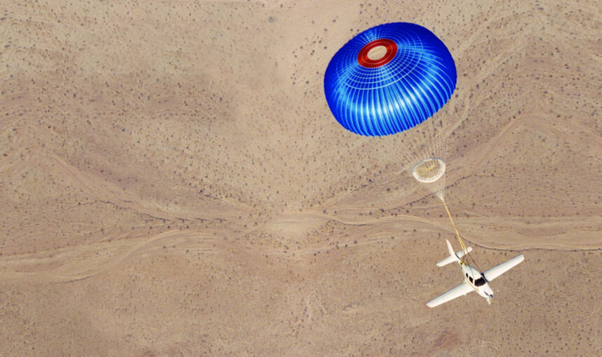 Paraquedas salva piloto de monomotor Cirrus SR22 em queda em Mateus Leme