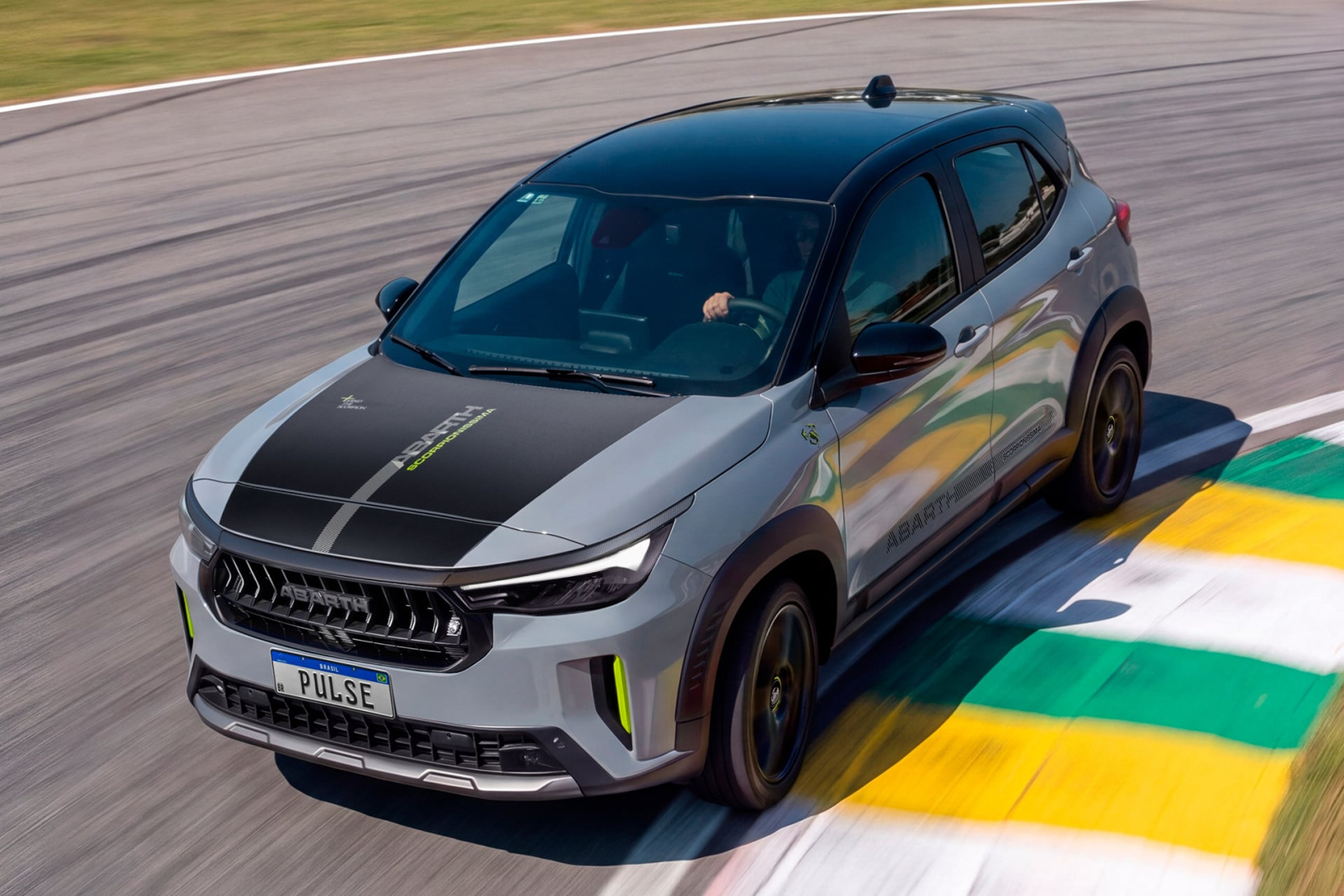 Pulse Abarth Scorpionissima chega a Interlagos como estudo de mercado