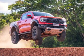 Ranger supera Hilux e assume liderança entre picapes em julho