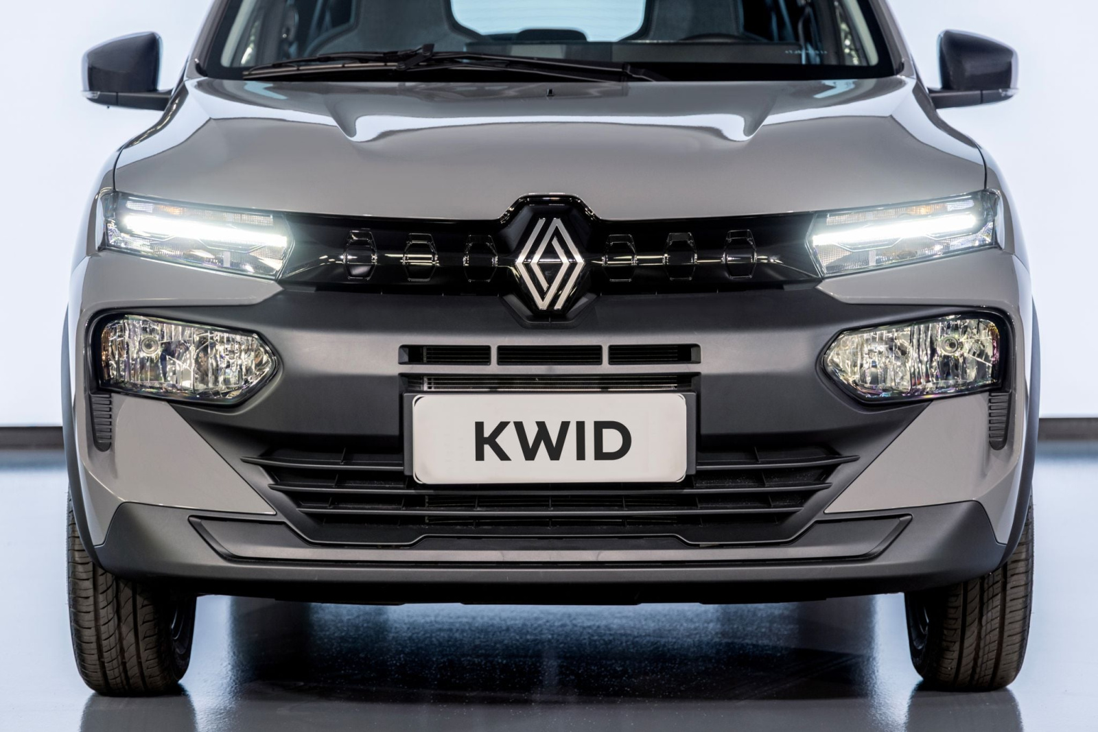 Renault Kwid 2027 ganha visual renovado e central multimídia 10,1''