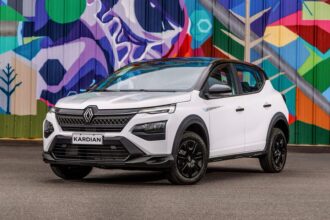 Renault lança Kardian Vibe Turbo por R$ 99.990 e reduz equipamentos