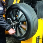 Saiba escolher: balanceamento de pneus na máquina ou no carro