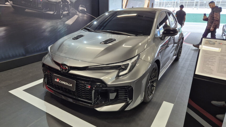 Toyota lança GR Corolla reformulado com frente redesenhada e mais torque