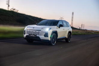 Toyota traz RAV4 Plug-in XSE ao Brasil por R$ 399.990