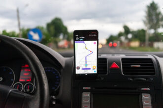 Waze passa a alertar motoristas sobre escolas em rodovias federais