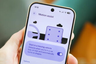 Android 17 ativa Motion Assist e reduz enjoo de quem usa celular no carro