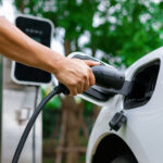 Aneel propõe controle remoto de carros elétricos e baterias na rede