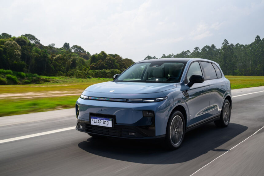 B10 REEV chega com 900 km WLTP e preço de R$ 179.990