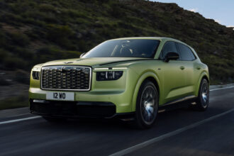 Bentley lança Torcal elétrico e mira performance de superesportivo