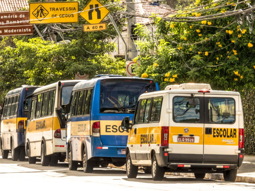 Câmara avalia PL que estabelece vistoria anual no transporte escolar