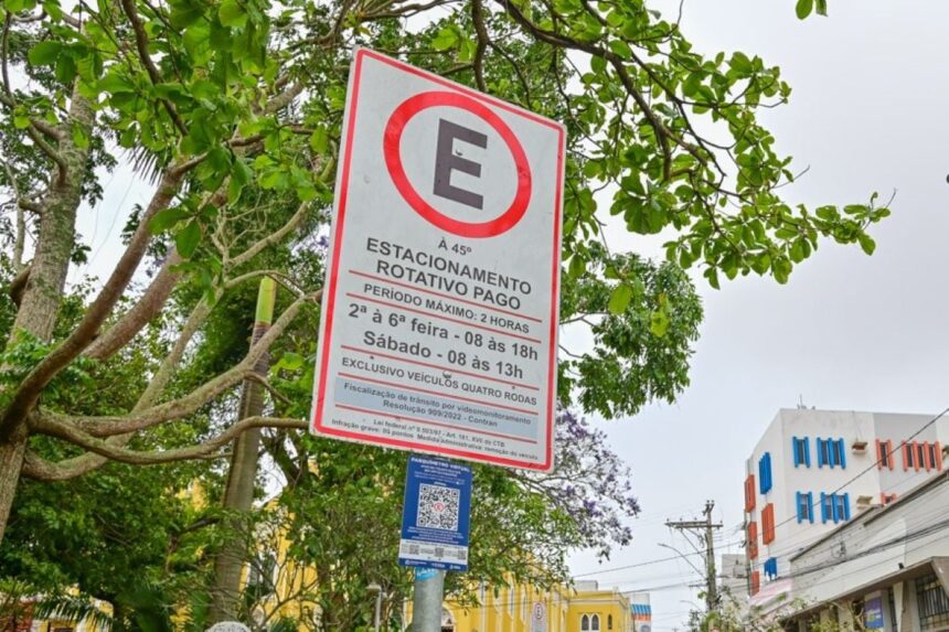 CCJ aprova isenção de 15 minutos na Zona Azul para motoristas