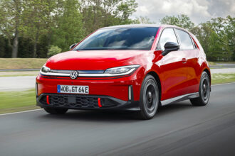 Chefe de design da VW critica frentes agressivas e pede rosto mais humano