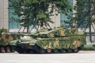 China revela conceito de tanque nuclear com railgun capaz de atingir 450 km