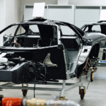 Conheça o carro que lançou o monocoque de fibra de carbono