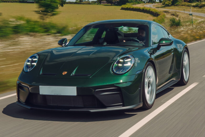 Dono de Porsche encontra bateria BYD em 911 GT3 Touring
