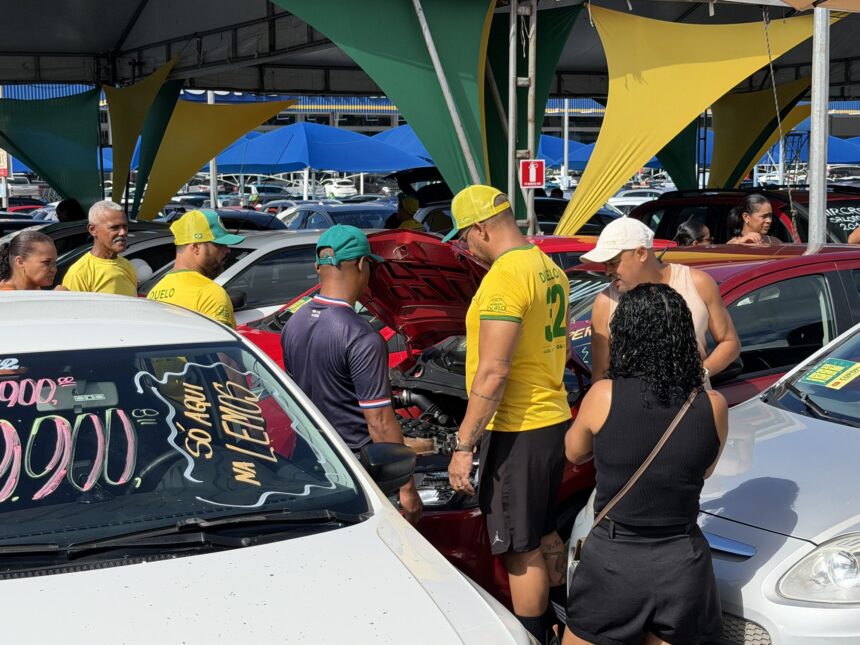 Feirão Gigantes de Sergipe, no estacionamento do Assaí Atacadista, em Aracaju