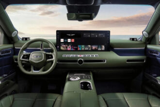 Genesis GV90 eleva tela em 90 mm e amplia área de visualização 70%