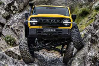 GWM Tank 300 Hooke Trail troca suspensão por eixo rígido e mira trilhas