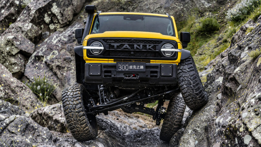 GWM Tank 300 Hooke Trail troca suspensão por eixo rígido e mira trilhas