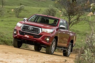 Hilux SRV tem R$ 44.700 de desconto em promoção antes da nova geração