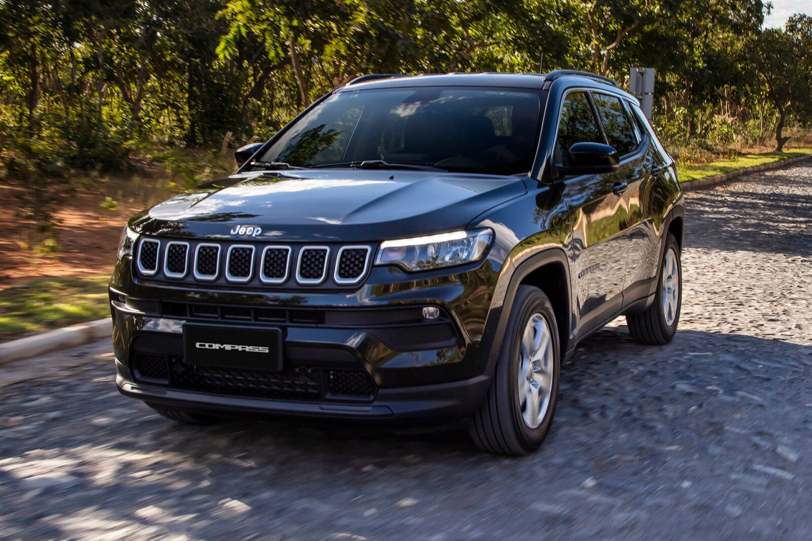 Jeep reduz Compass Sport 2026 a R$137.990 e encara VW Tera