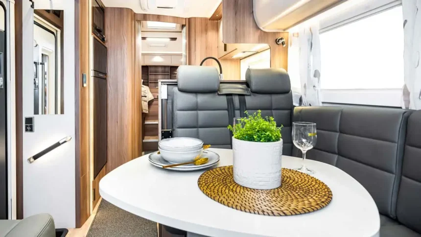 Kabe Imperial TRAQ i830 transforma Sprinter em motorhome 4×4 com seis camas