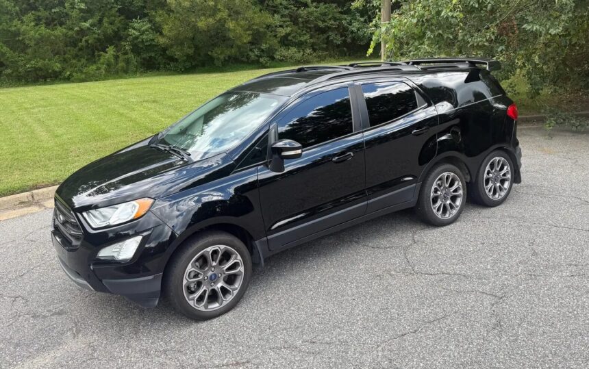 Leilão vende EcoSport Titanium 'trucado' de seis rodas por US$ 10.666