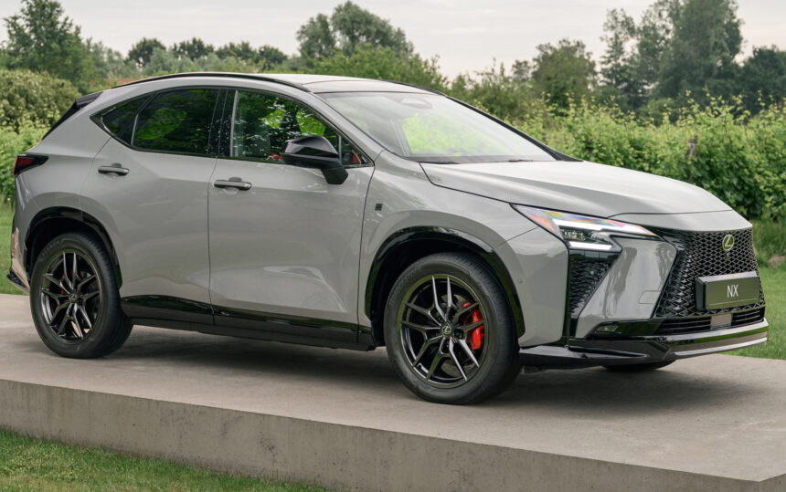 Lexus NX ganha bateria maior, mais potência e recarga rápida