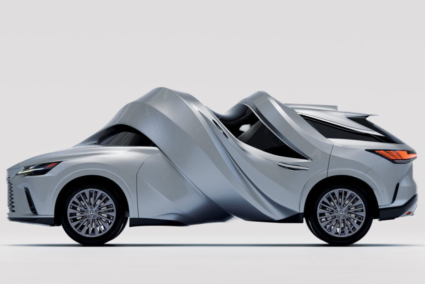 Lexus transforma RZ 450e e RX 450h+ em esculturas na NY Art Week