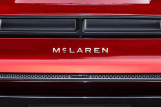 McLaren lança logotipo inspirado em placa anterior à sua fundação