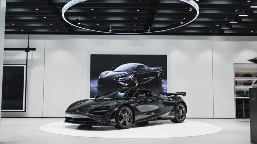 McLaren São Paulo exibe 750S Le Mans nº1, único exemplar para o Brasil