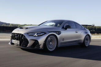 Mercedes-AMG lança CLE 646: V8 de 646 cv, RWD e só 30 unidades