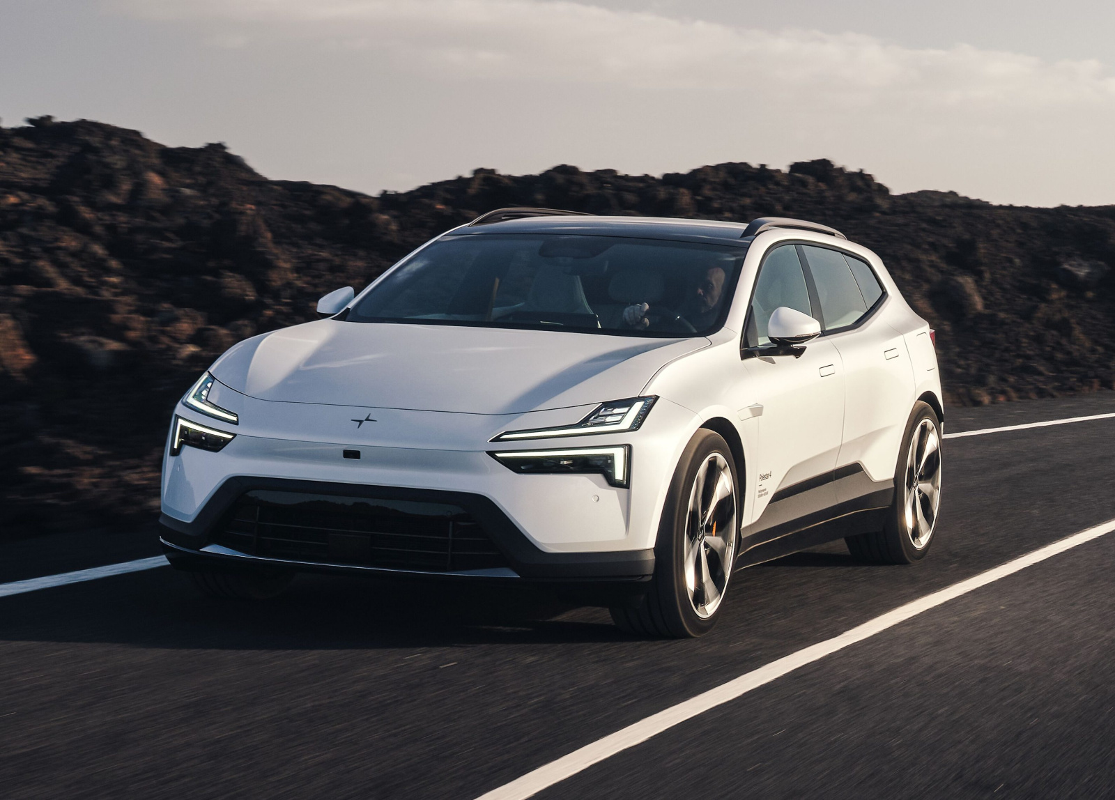 Polestar lança versão SUV do 4 com perfil de perua e mais espaço