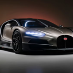 Polo bate na traseira de protótipo Bugatti Tourbillon durante testes na Espanha