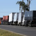 PRF proíbe circulação de caminhões excedentes em rodovias federais no domingo (4)
