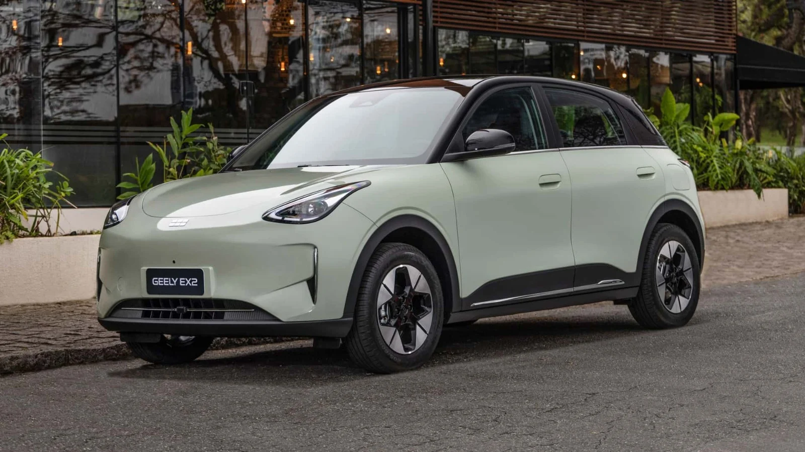 Renault Geely assume operações de Zeekr e Lynk & Co no Brasil