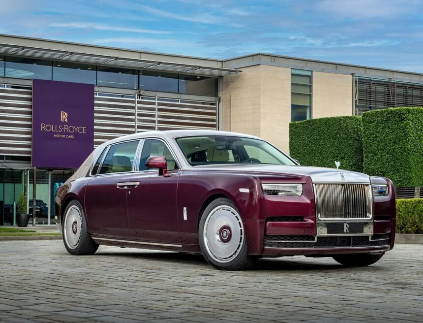 Rolls‑Royce cria Phantom único com marchetaria de madrepérola e abalone