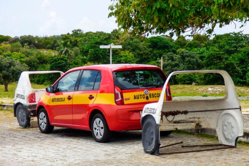 STF arquiva ação e mantém uso de carro particular na CNH