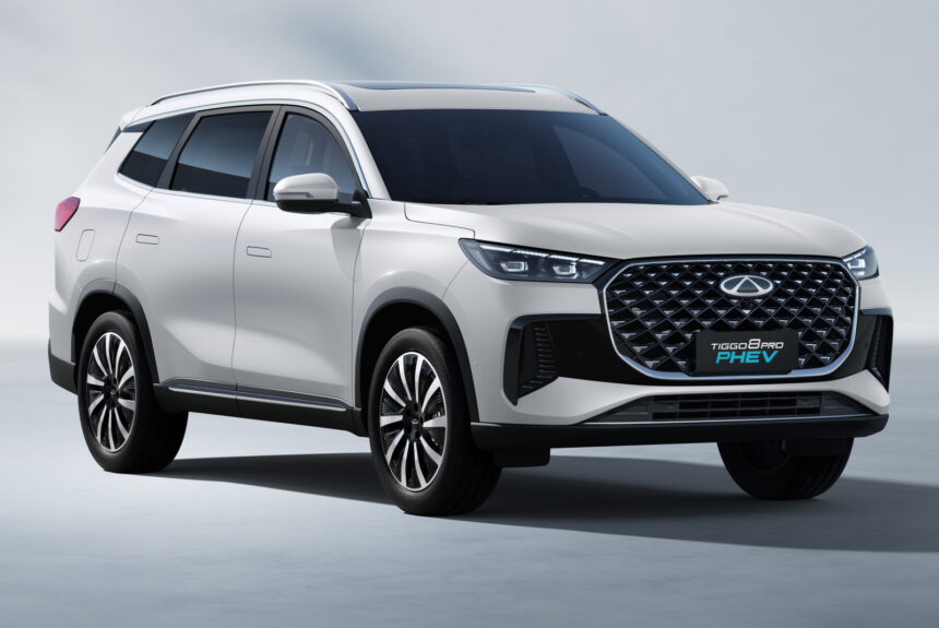 Tiggo 8 PHEV sobe R$20 mil e encosta em Haval H6 e BYD Song