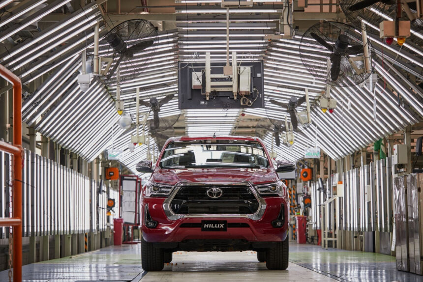 Toyota planeja 400 mil robôs nas fábricas e gasto de ¥1 trilhão/ano